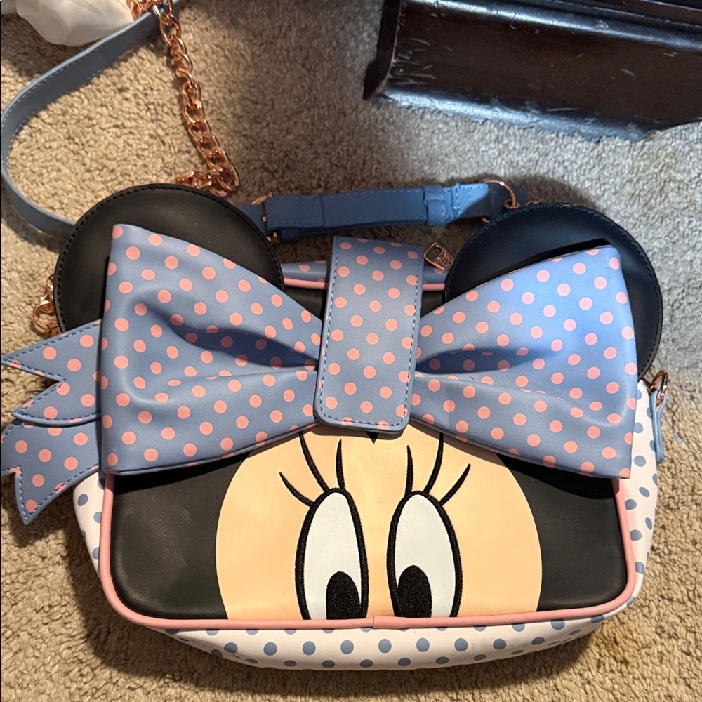 Loungefly Minnie Mouse crossbody bag